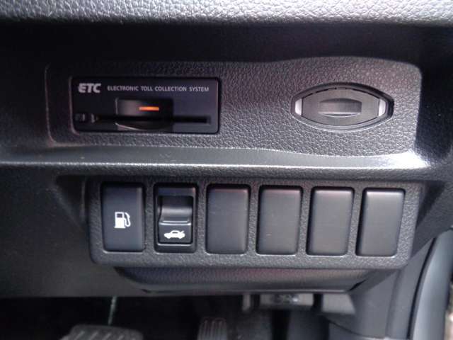 日産 ティアナ ２．５ ２５０ＸＬ ＦＯＵＲ ４ＷＤ H22年 () 99