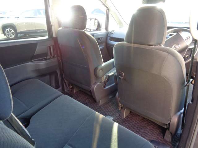 トヨタ ノア ２．０ Ｘ Ｌセレクション H24年 (中国) 99