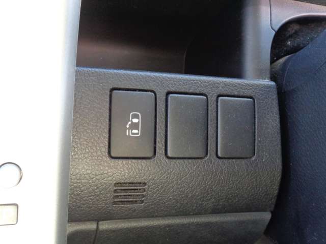 トヨタ ノア ２．０ Ｘ Ｌセレクション H24年 (中国) 99