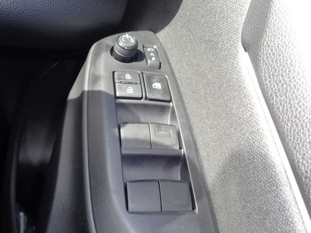 トヨタ ヤリス １．０ Ｇ R3年 (中国) 99