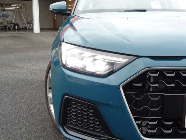 アウディ Ａ１　スポーツバック ３５ ＴＦＳＩ アドバンスト R2年 (中国) 99