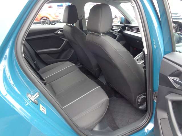 アウディ Ａ１　スポーツバック ３５ ＴＦＳＩ アドバンスト R2年 (中国) 99