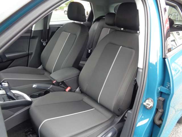 アウディ Ａ１　スポーツバック ３５ ＴＦＳＩ アドバンスト R2年 (中国) 99