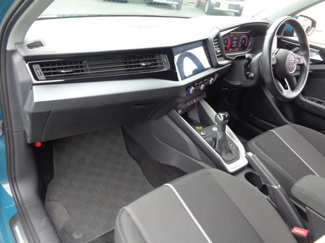 アウディ Ａ１　スポーツバック ３５ ＴＦＳＩ アドバンスト R2年 (中国) 99