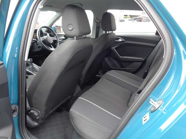 アウディ Ａ１　スポーツバック ３５ ＴＦＳＩ アドバンスト R2年 (中国) 99