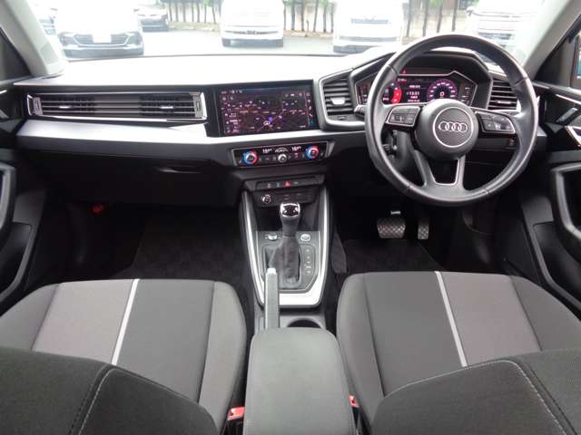 アウディ Ａ１　スポーツバック ３５ ＴＦＳＩ アドバンスト R2年 (中国) 99