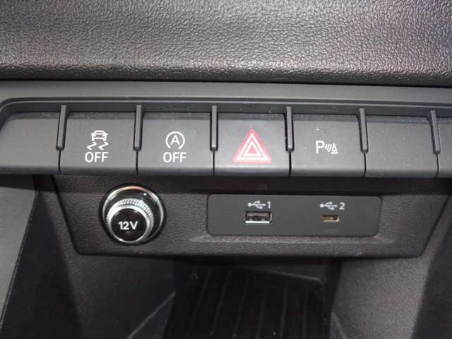 アウディ Ａ１　スポーツバック ３５ ＴＦＳＩ アドバンスト R2年 (中国) 99