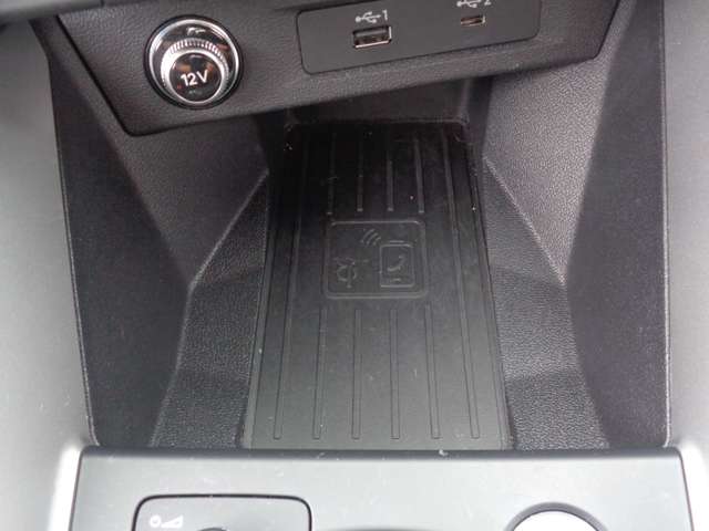 アウディ Ａ１　スポーツバック ３５ ＴＦＳＩ アドバンスト R2年 (中国) 99