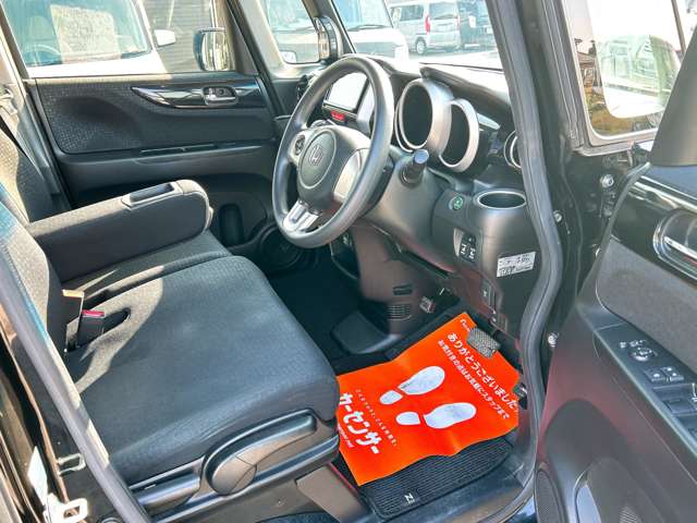 ホンダ Ｎ　ＢＯＸ ６６０ カスタムＧ ＳＳパッケージ H28年 (九州・沖縄) 99