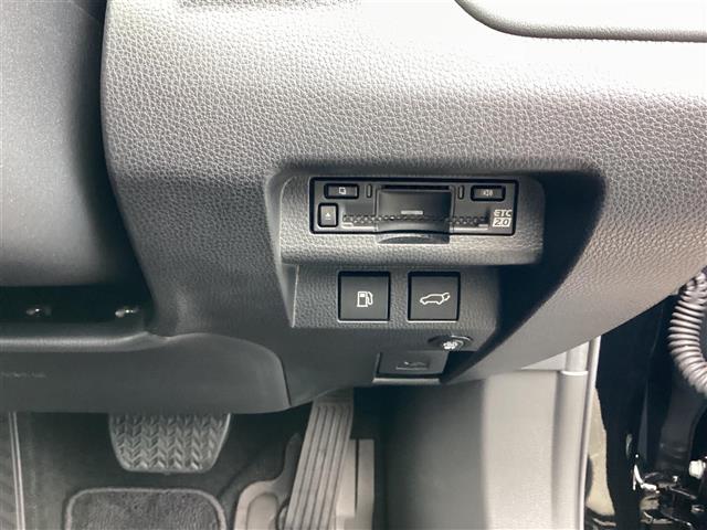 トヨタ クラウン　スポーツ　ハイブリッド ２．５ Ｚ Ｅ－ＦＯＵＲ ４ＷＤ R6年 (関東) 99