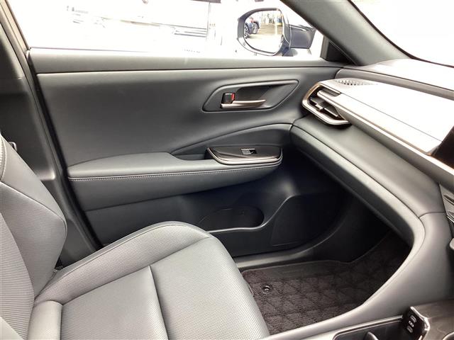 トヨタ クラウン　スポーツ　ハイブリッド ２．５ Ｚ Ｅ－ＦＯＵＲ ４ＷＤ R6年 (関東) 99