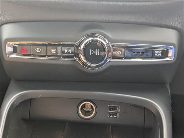 ボルボ ＸＣ４０ Ｔ５ ＡＷＤ インスクリプション ４ＷＤ R2年 (東北) 99