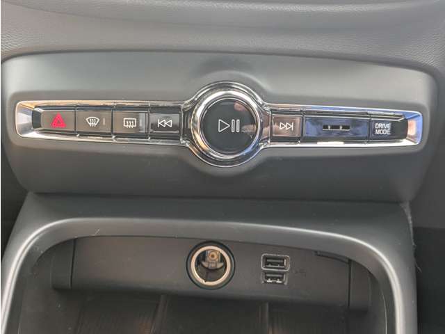 ボルボ ＸＣ４０ Ｔ５ ＡＷＤ インスクリプション ４ＷＤ R2年 (東北) 99