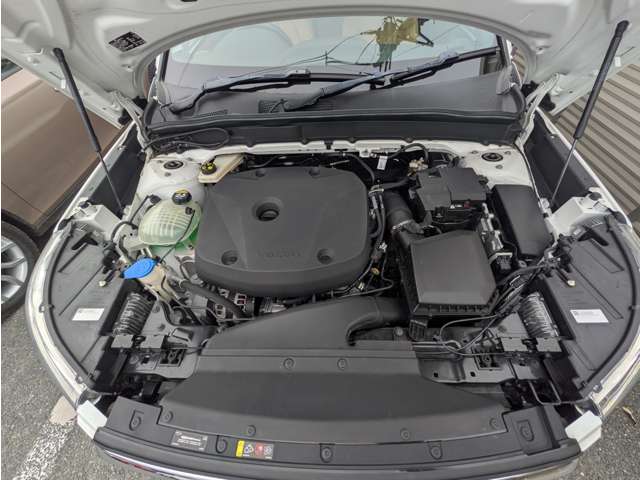 ボルボ ＸＣ４０ Ｔ５ ＡＷＤ インスクリプション ４ＷＤ R2年 (東北) 99