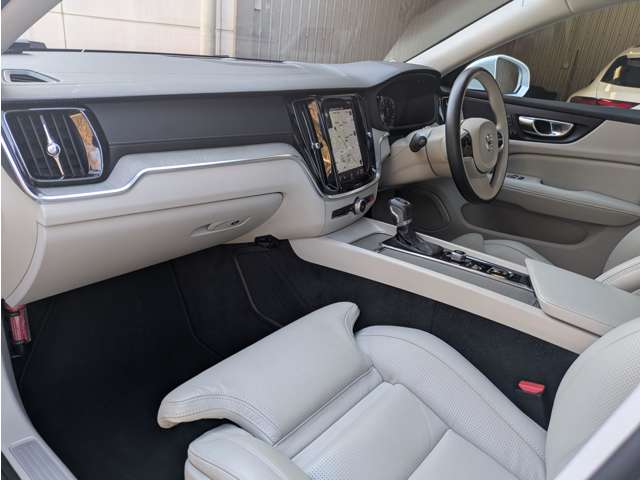 ボルボ Ｓ６０ Ｔ５　インスクリプション R2年 (東北) 99