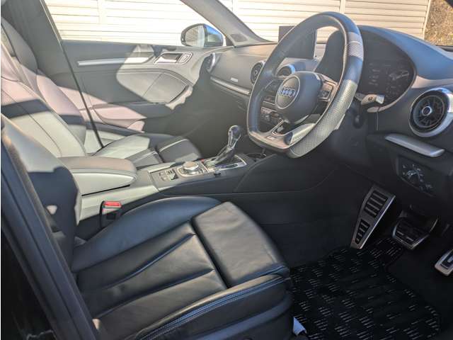 アウディ Ｓ３　スポーツバック ２．０ ４ＷＤ H29年 (東北) 99