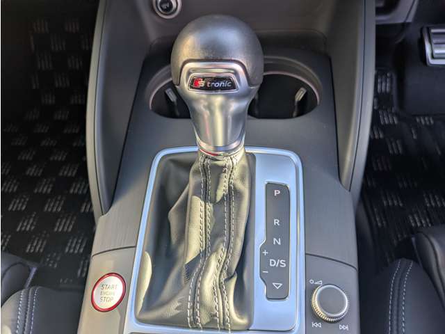 アウディ Ｓ３　スポーツバック ２．０ ４ＷＤ H29年 (東北) 99