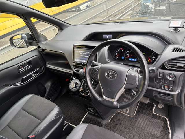 トヨタ ノア ２．０ ＳＩ ＷＸＢ ４ＷＤ H30年 (東北) 99