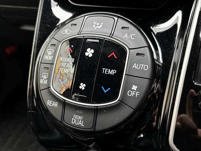 トヨタ ノア ２．０ ＳＩ ＷＸＢ ４ＷＤ H30年 (東北) 99