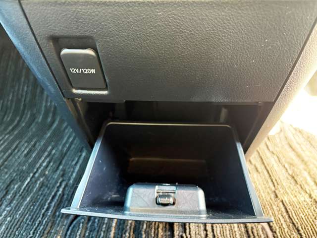 トヨタ アルファード ２．５ Ｓ タイプゴールドＩＩＩ R5年 (東北) 99