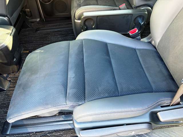 トヨタ アルファード ２．５ Ｓ タイプゴールドＩＩＩ R5年 (東北) 99