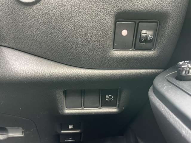 トヨタ Ｃ−ＨＲ １．２ Ｓ－Ｔ ４ＷＤ H28年 (東北) 99