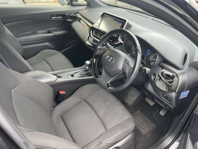 トヨタ Ｃ−ＨＲ １．２ Ｓ－Ｔ ４ＷＤ H28年 (東北) 99