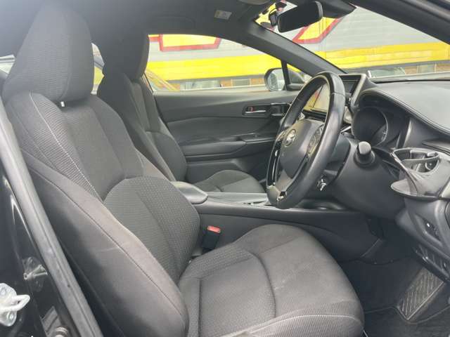 トヨタ Ｃ−ＨＲ １．２ Ｓ－Ｔ ４ＷＤ H28年 (東北) 99