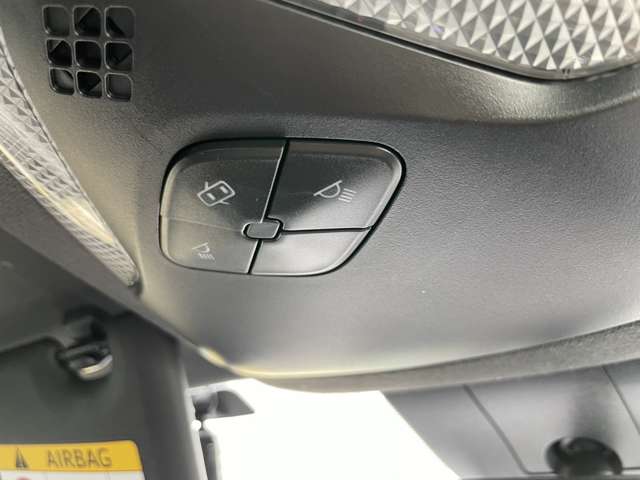 トヨタ Ｃ−ＨＲ １．２ Ｓ－Ｔ ４ＷＤ H28年 (東北) 99