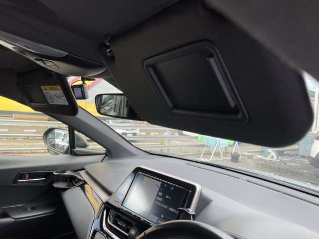 トヨタ Ｃ−ＨＲ １．２ Ｓ－Ｔ ４ＷＤ H28年 (東北) 99