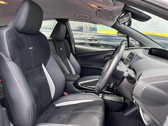 トヨタ プリウスＰＨＶ １．８ Ｓ ＧＲ スポーツ R4年 (東北) 99