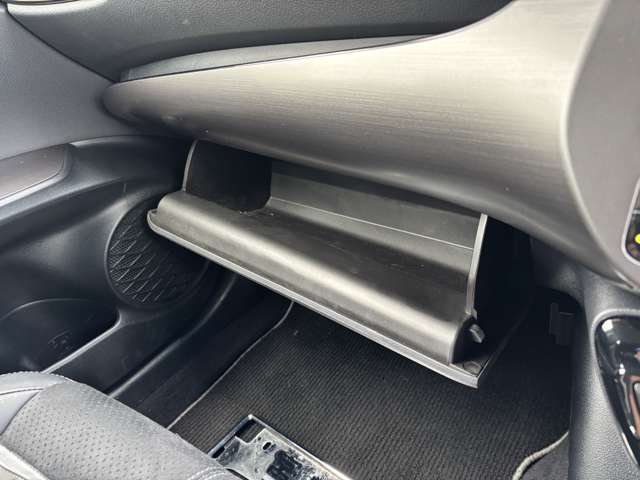 トヨタ プリウスＰＨＶ １．８ Ｓ ＧＲ スポーツ R4年 (東北) 99