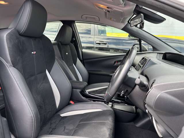 トヨタ プリウスＰＨＶ １．８ Ｓ ＧＲ スポーツ R4年 (東北) 99