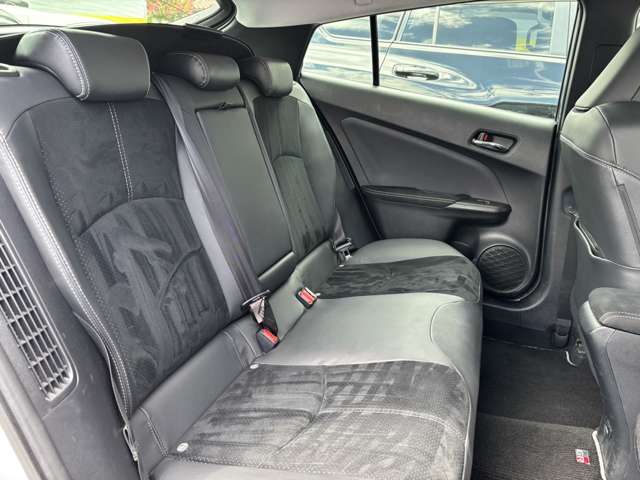 トヨタ プリウスＰＨＶ １．８ Ｓ ＧＲ スポーツ R4年 (東北) 99