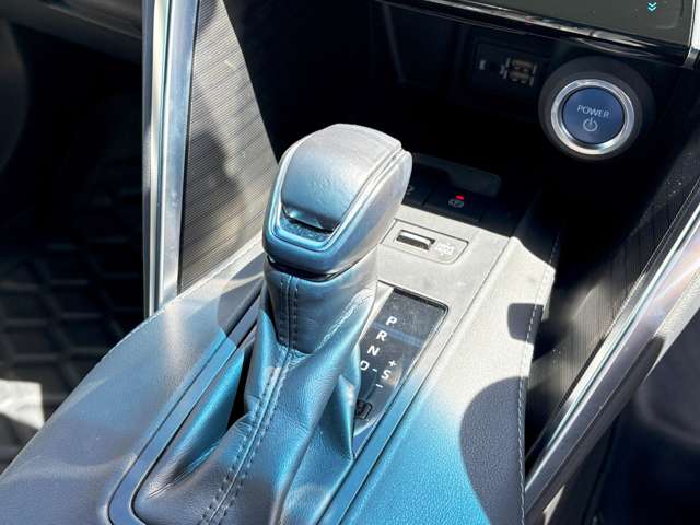 トヨタ ハリアー　ハイブリッド ２．５ ハイブリッド Ｅ－ＦＯＵＲ Ｚ レザーパッケージ ４ＷＤ R2年 (東北) 99