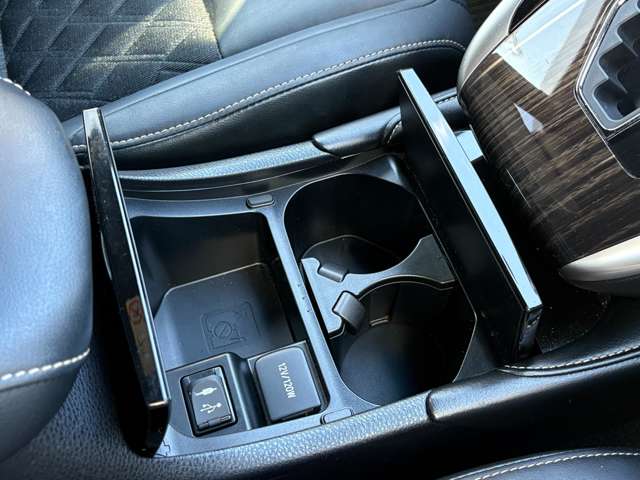 トヨタ ハリアー　ハイブリッド ２．５ ハイブリッド Ｅ－ＦＯＵＲ エレガンス ４ＷＤ H27年 (東北) 99