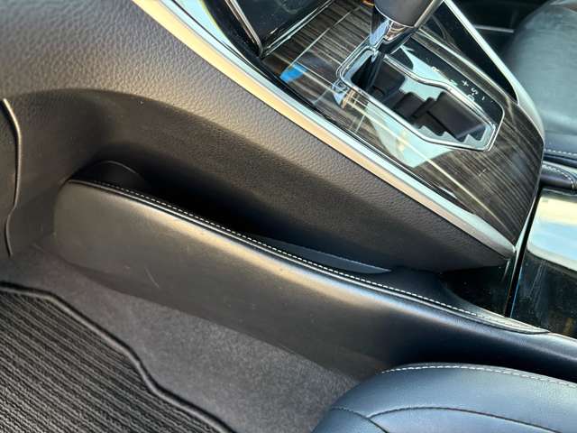 トヨタ ハリアー　ハイブリッド ２．５ ハイブリッド Ｅ－ＦＯＵＲ エレガンス ４ＷＤ H27年 (東北) 99