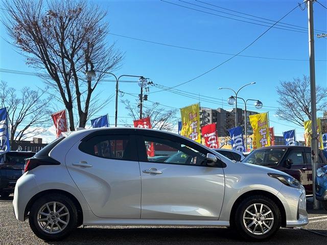 トヨタ ヤリス １．０ Ｇ R4年 (東北) 99