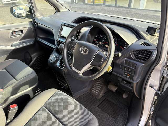 トヨタ ヴォクシー ２．０ Ｘ ４ＷＤ H26年 (東北) 99