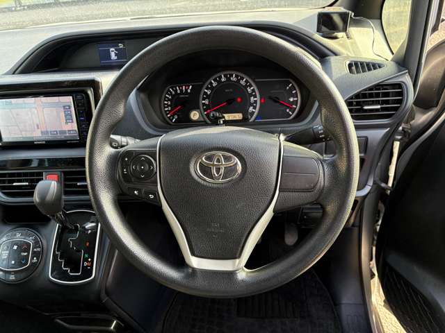 トヨタ ヴォクシー ２．０ Ｘ ４ＷＤ H26年 (東北) 99