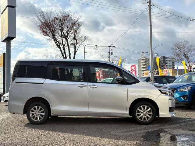 トヨタ ヴォクシー ２．０ Ｘ ４ＷＤ H26年 (東北) 99