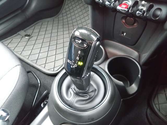 ミニ ミニ クーパーＤ ５ドア ＤＣＴ R3年 (東北) 99