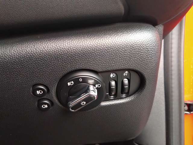 ミニ ミニ クーパーＤ ５ドア ＤＣＴ R3年 (東北) 99