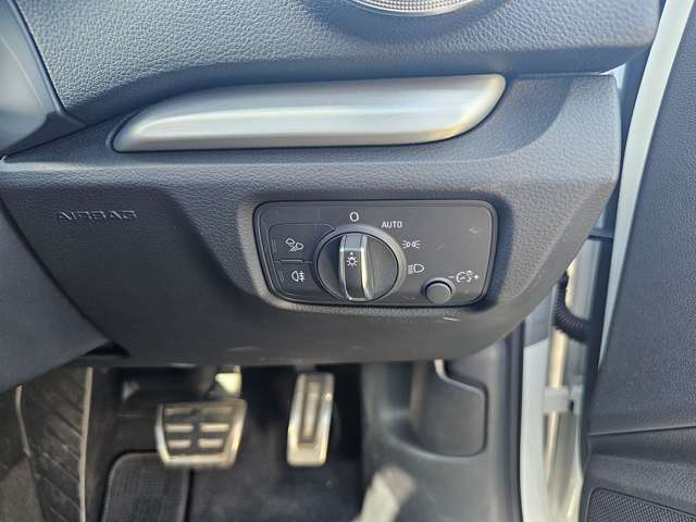 アウディ Ｓ３　スポーツバック ２．０ ４ＷＤ H30年 (東北) 99