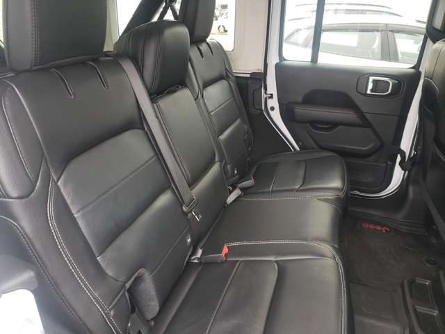 ジープ ラングラー　アンリミテッド アンリミテッド サハラ ３．６Ｌ ４ＷＤ R2年 (東北) 99