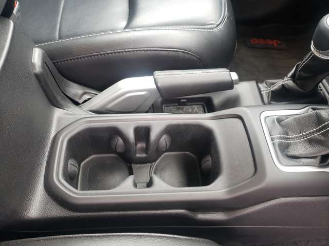 ジープ ラングラー　アンリミテッド アンリミテッド サハラ ３．６Ｌ ４ＷＤ R2年 (東北) 99