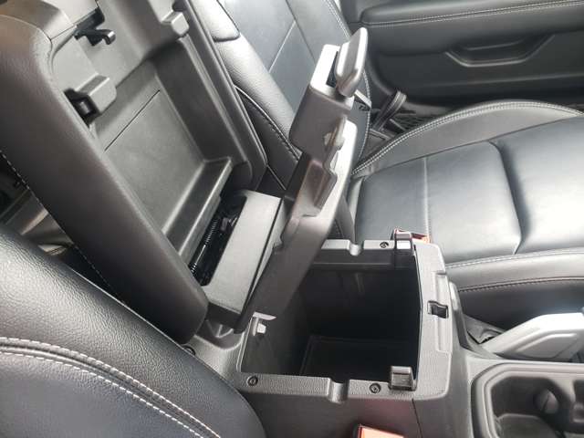 ジープ ラングラー　アンリミテッド アンリミテッド サハラ ３．６Ｌ ４ＷＤ R2年 (東北) 99