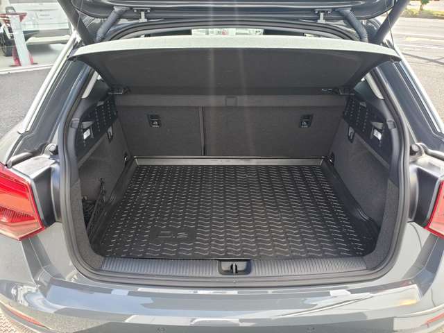 アウディ Ｑ２ ３５　ＴＦＳＩ　シリンダーオンデマンド　スポーツ R1年 (東北) 99