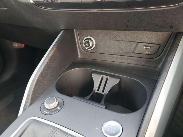 アウディ Ｑ２ ３５　ＴＦＳＩ　シリンダーオンデマンド　スポーツ R1年 (東北) 99