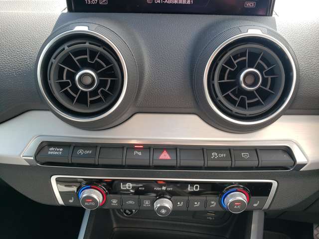 アウディ Ｑ２ ３５　ＴＦＳＩ　シリンダーオンデマンド　スポーツ R1年 (東北) 99